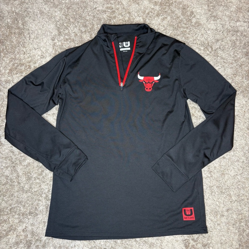Chicago Bulls Black Quarter-Zip Sweatshirt